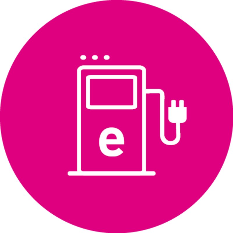 weißes Icon auf pinkem Grund mit E-Ladestation