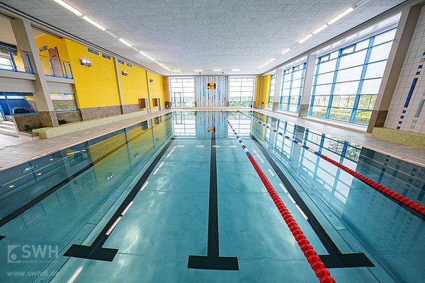 Schwimmerbecken des Rolli-Bades